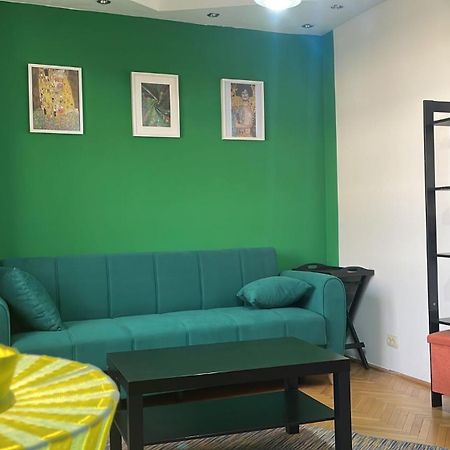 Terrace Balcony Downtown Delight Old Town Oasis City Center Universitate Square Old Town บูคาเรสต์ ภายนอก รูปภาพ