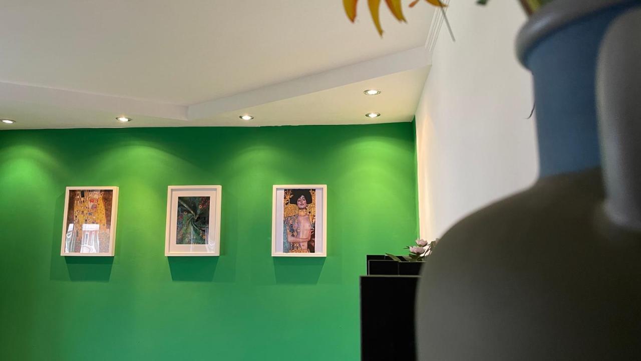 Terrace Balcony Downtown Delight Old Town Oasis City Center Universitate Square Old Town บูคาเรสต์ ภายนอก รูปภาพ