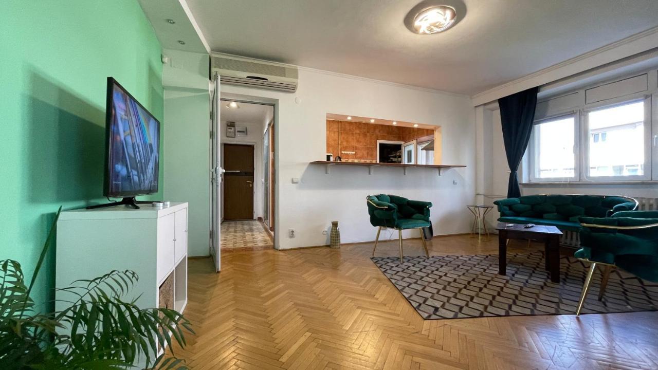 Terrace Balcony Downtown Delight Old Town Oasis City Center Universitate Square Old Town บูคาเรสต์ ภายนอก รูปภาพ