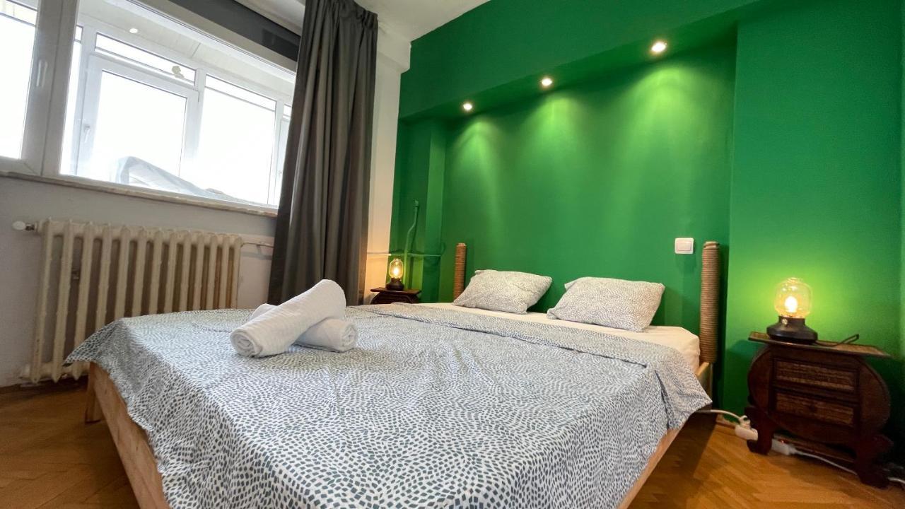 Terrace Balcony Downtown Delight Old Town Oasis City Center Universitate Square Old Town บูคาเรสต์ ภายนอก รูปภาพ